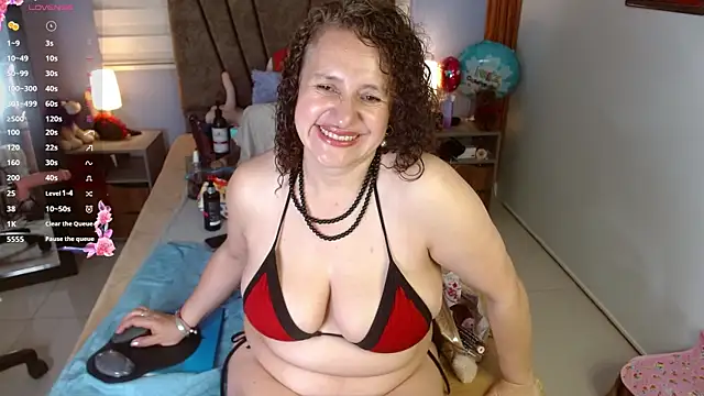 Nadia 84 online show from 10.16.25