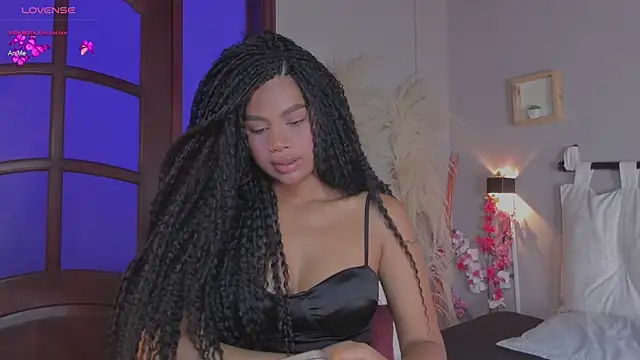 Snapshot of nayah__ chatting on 01.17.25 nayah online show from 01.17.25