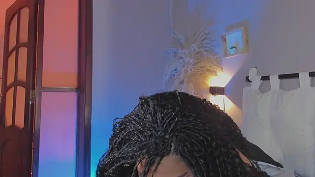 Snapshot of nayah__ chatting on 01.28.25 nayah online show from 01.28.25