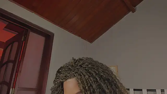 Snapshot of nayah__ chatting on 02.25.25 nayah online show from 02.25.25