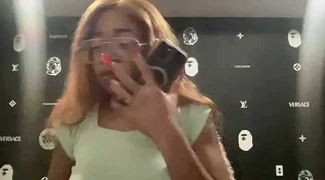 MommyConfident online show from 12.22.24