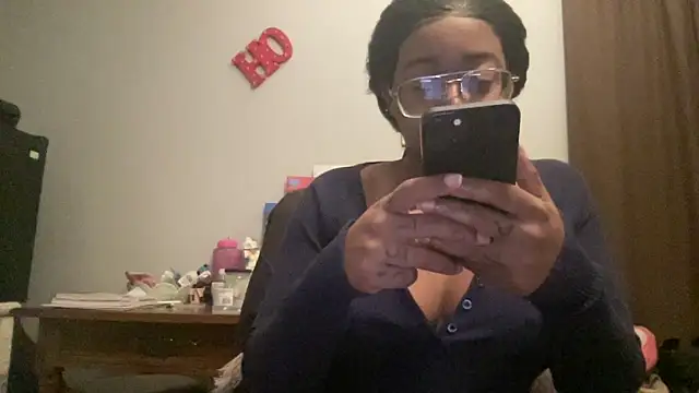 MommyConfident online show from 11.30.25