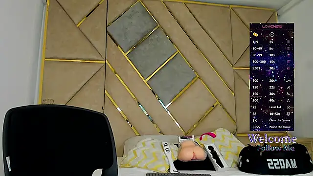 AmberAdams  online show from 11.11.25