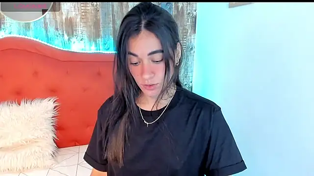 Snapshot of Emma_Sophia2 chatting on 02.07.25 Emma Sophia2 online show from 02.07.25