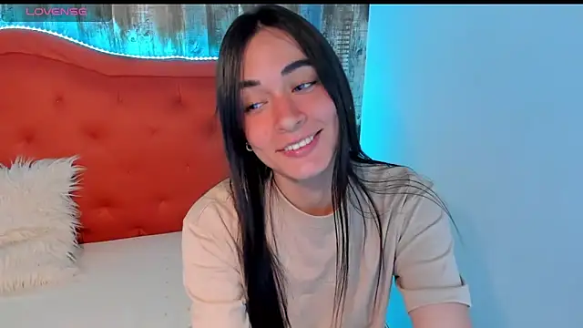 Snapshot of Emma_Sophia2 chatting on 02.11.25 Emma Sophia2 online show from 02.11.25
