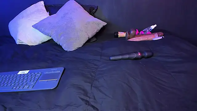 Snapshot of gasaiusagi_golden chatting on 09.25.25 gasaiusagi golden online show from 09.25.25