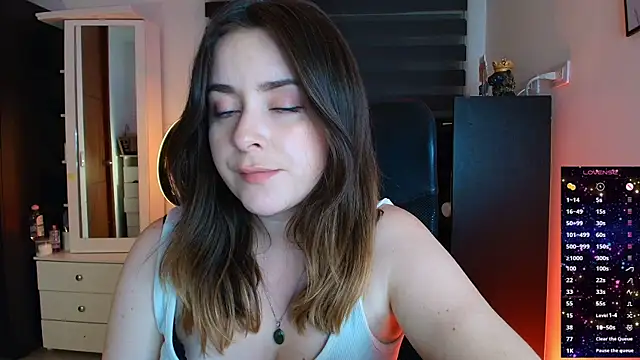 Snapshot of miss_seline chatting on 06.12.26 miss seline online show from 06.12.26