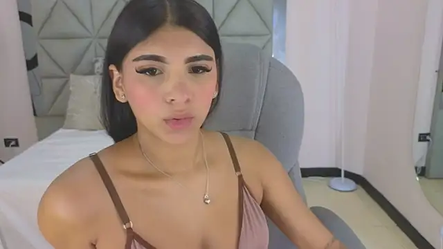 Snapshot of maiaa_ruiz chatting on 05.09.26 maiaa ruiz online show from 05.09.26