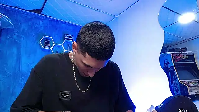 Liam lee online show from 12.13.24