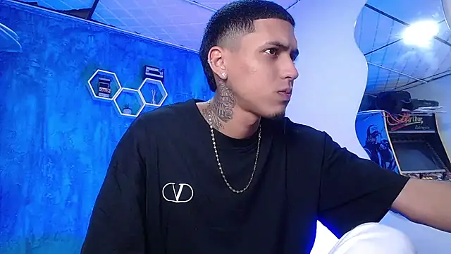 Liam lee online show from 01.04.25