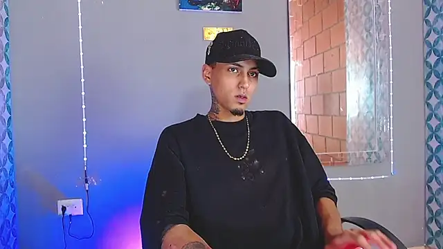 Snapshot of Liam_lee chatting on 07.08.26 Liam lee online show from 07.08.26