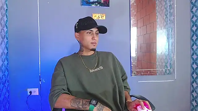 Snapshot of Liam_lee chatting on 07.18.26 Liam lee online show from 07.18.26