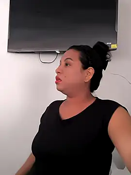 Snapshot of Francesca_ferrari chatting on 07.17.26 Francesca ferrari online show from 07.17.26