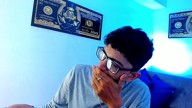 Snapshot of TylerWhite_ chatting on 01.08.25 TylerWhite online show from 01.08.25