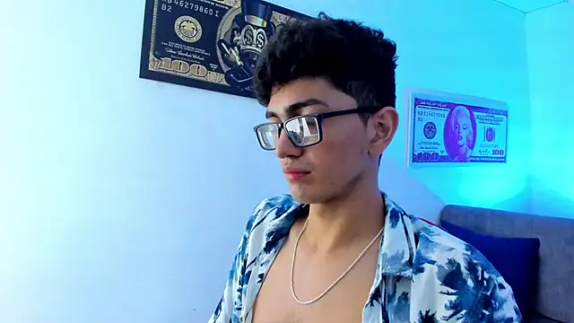 Snapshot of TylerWhite_ chatting on 01.11.25 TylerWhite online show from 01.11.25