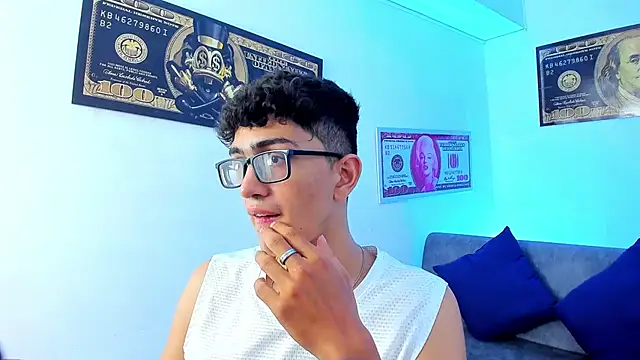 Snapshot of TylerWhite_ chatting on 01.19.25 TylerWhite online show from 01.19.25