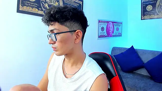 Snapshot of TylerWhite_ chatting on 01.19.25 TylerWhite online show from 01.19.25