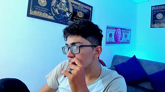 Snapshot of TylerWhite_ chatting on 01.21.25 TylerWhite online show from 01.21.25