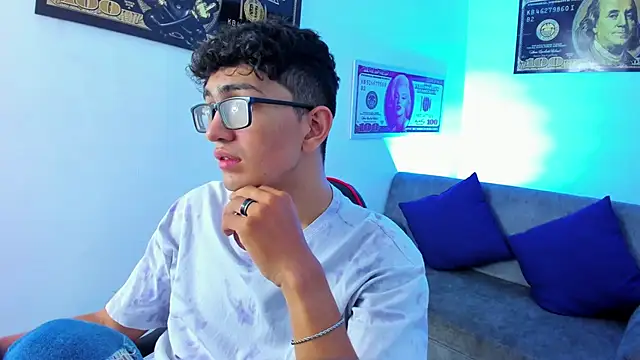 Snapshot of TylerWhite_ chatting on 01.23.25 TylerWhite online show from 01.23.25