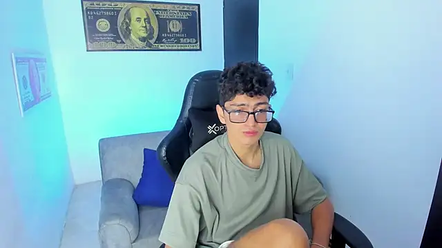 Snapshot of TylerWhite_ chatting on 02.08.25 TylerWhite online show from 02.08.25