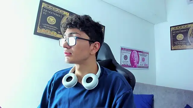 Snapshot of TylerWhite_ chatting on 02.11.25 TylerWhite online show from 02.11.25
