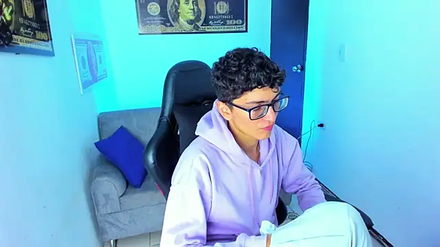 Snapshot of TylerWhite_ chatting on 02.12.25 TylerWhite online show from 02.12.25