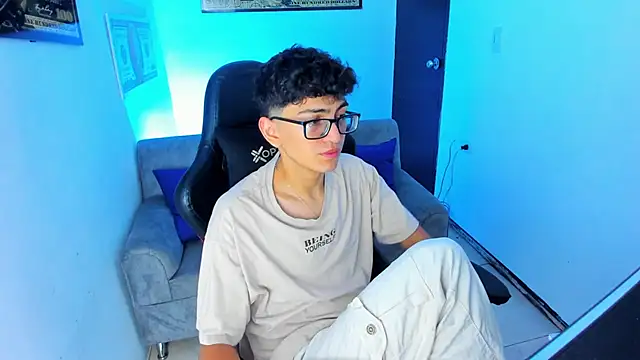 Snapshot of TylerWhite_ chatting on 02.18.25 TylerWhite online show from 02.18.25