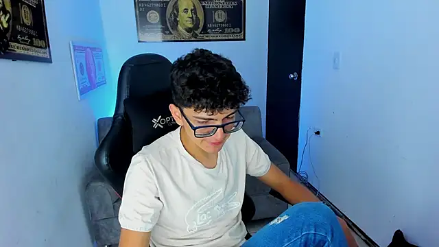 Snapshot of TylerWhite_ chatting on 03.01.25 TylerWhite online show from 03.01.25