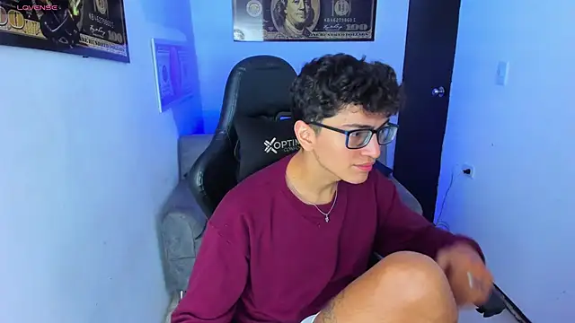 Snapshot of TylerWhite_ chatting on 03.07.25 TylerWhite online show from 03.07.25
