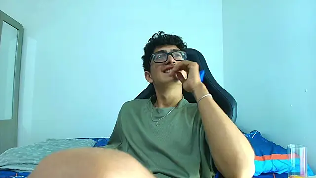 Snapshot of TylerWhite_ chatting on 03.20.25 TylerWhite online show from 03.20.25
