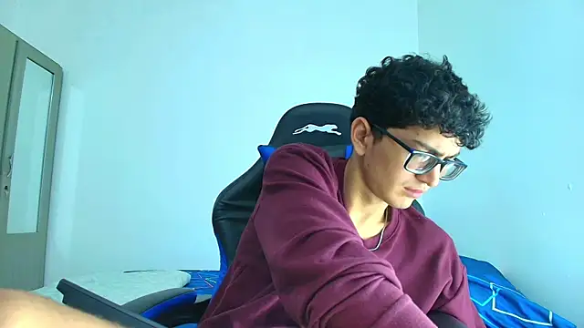 Snapshot of TylerWhite_ chatting on 03.21.25 TylerWhite online show from 03.21.25