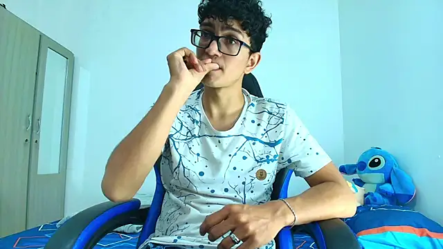 Snapshot of TylerWhite_ chatting on 03.22.25 TylerWhite online show from 03.22.25