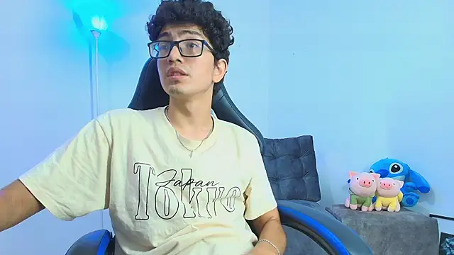 Snapshot of TylerWhite_ chatting on 09.28.25 TylerWhite online show from 09.28.25