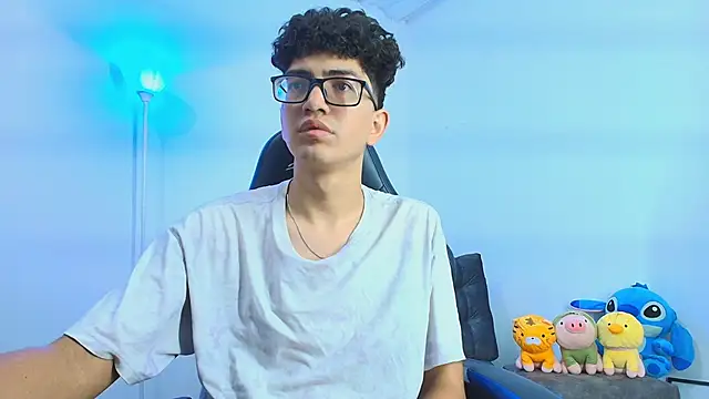 Snapshot of TylerWhite_ chatting on 10.07.25 TylerWhite online show from 10.07.25