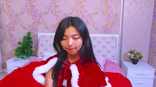 Shy Kira online show from 12.19.24