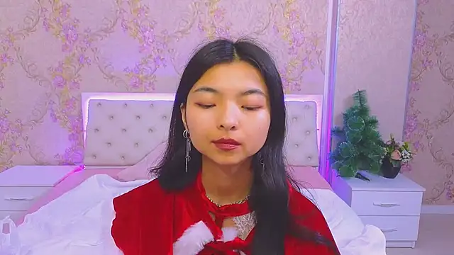 Shy Kira online show from 12.21.24