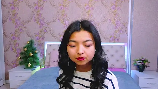 Shy Kira online show from 01.05.25