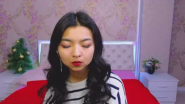 Shy Kira online show from 01.06.25