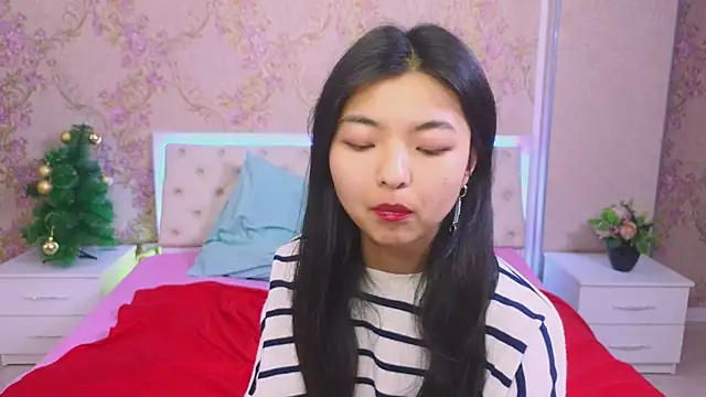 Shy Kira online show from 01.10.25