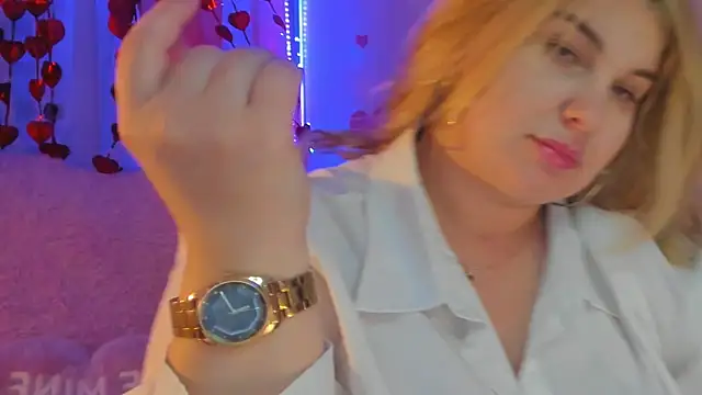 CoraSwon online show from 02.14.25