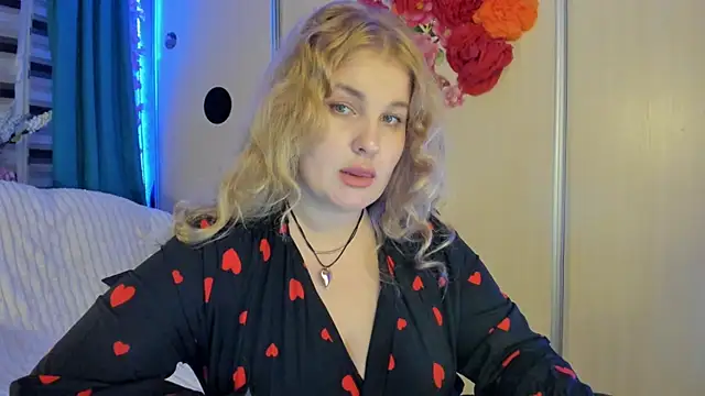 CoraSwon online show from 10.10.25