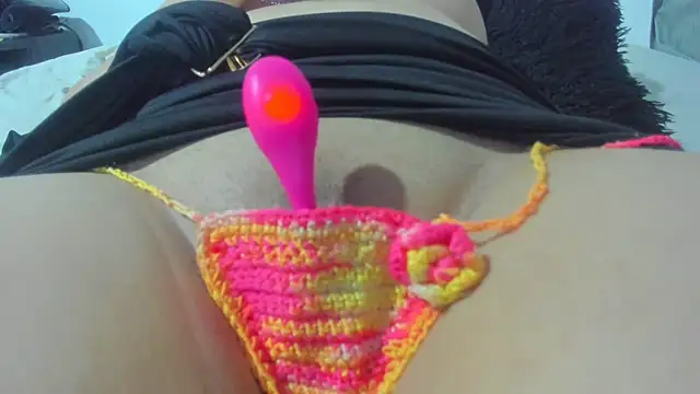 Snapshot of KarelySexy chatting on 07.18.26 KarelySexy online show from 07.18.26