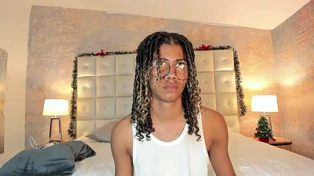 Maxim-Walker online show from 12.17.25