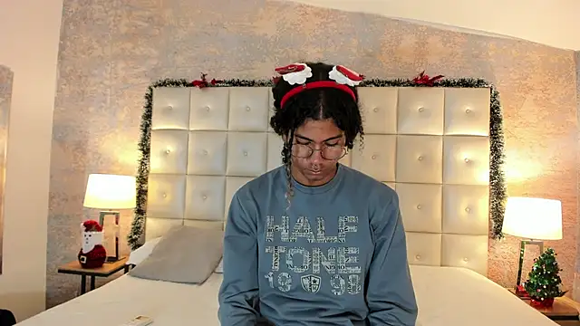 Maxim-Walker online show from 12.20.25