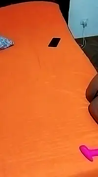 Snapshot of littlebrunett chatting on 02.05.25 littlebrunett online show from 02.05.25