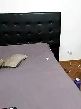 Snapshot of littlebrunett chatting on 02.23.25 littlebrunett online show from 02.23.25