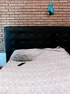 Snapshot of littlebrunett chatting on 09.30.25 littlebrunett online show from 09.30.25