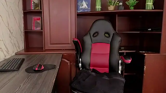 GianellaCox  online show from 10.23.25