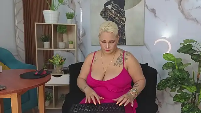 GianellaCox  online show from 10.29.25