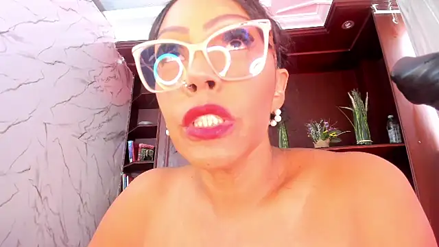 AmberNix online show from 03.07.25